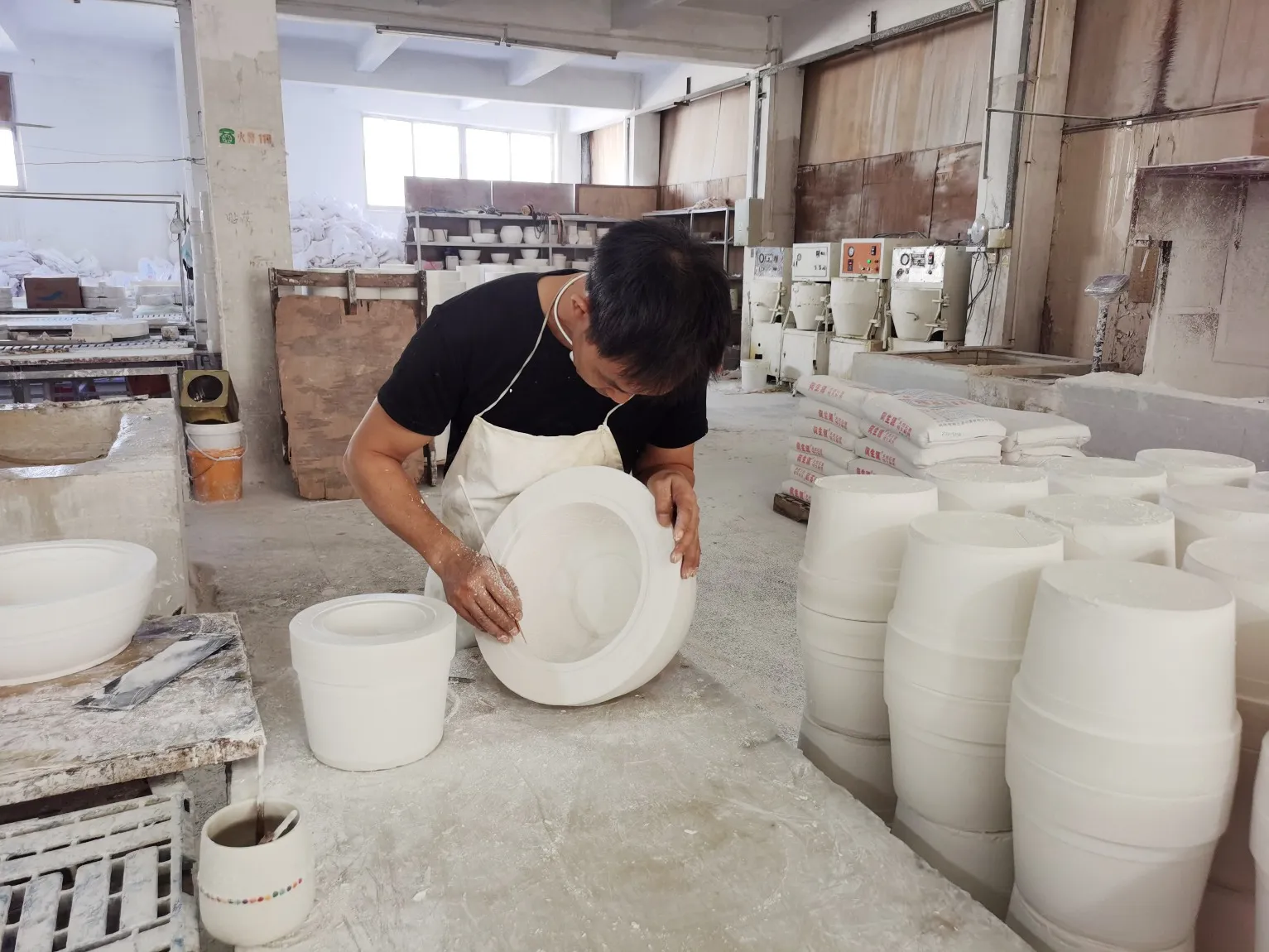 ceramic products manufacturing capabilities—own mold factory