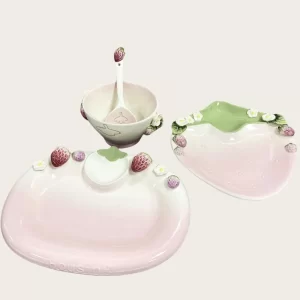 Cute Hand-painted Strawberry Dinner Plates in Bulk 2